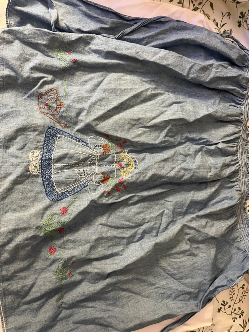 Embroidered Chambray Vintage Apron with Girl & Floral Motid